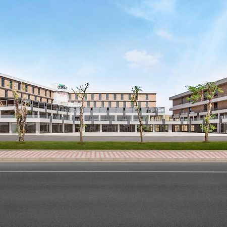 Ramada Plaza By Wyndham Batman Hotel Exterior photo