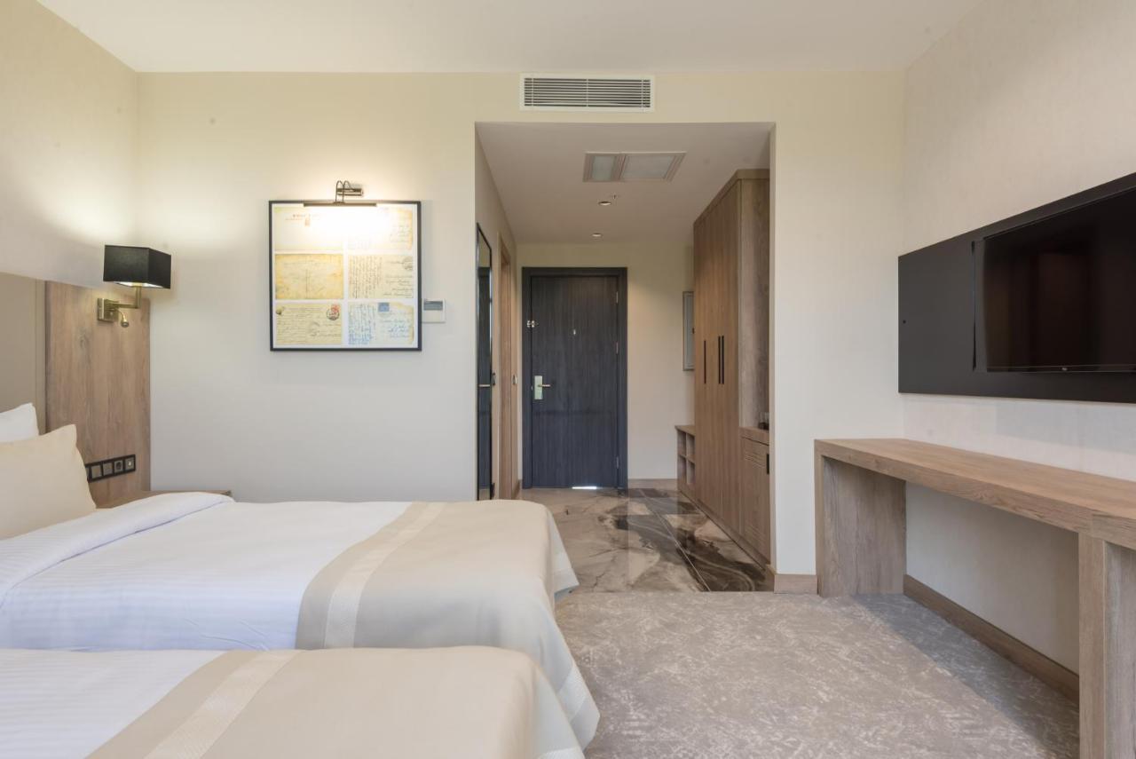 Ramada Plaza By Wyndham Batman Hotel Exterior photo